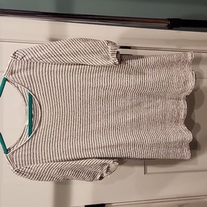 LOFT textured twist sleeve short sleeve striped top in black & white. Size XL.